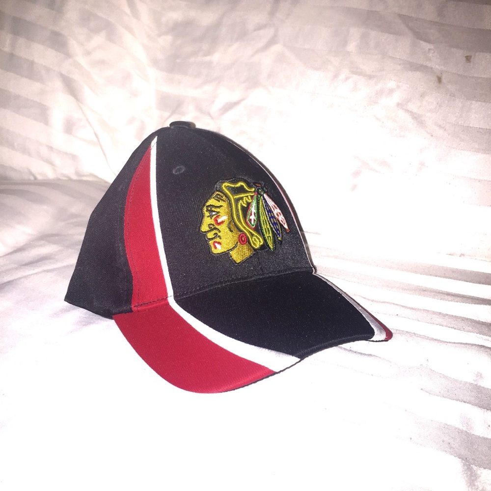 NHL FAN FAVORITE CHICAGO BLACKHAWKS HAT